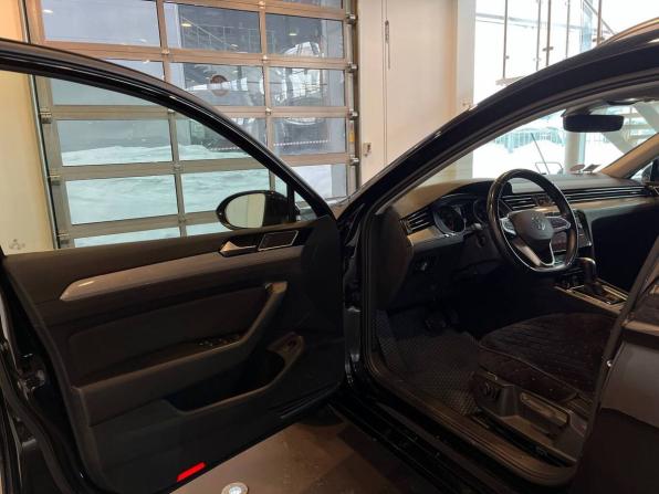 Volkswagen Passat B8 Рестайлинг с пробегом 2020 года, цена 2 099 000 рублей, 169838 км, универсал, Автокод Объявления