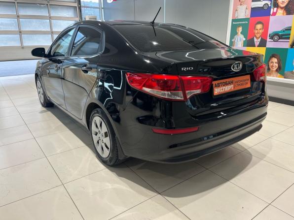 Kia Rio III Рестайлинг с пробегом 2016 года, цена 899 000 рублей, 170453 км, седан, Автокод Объявления