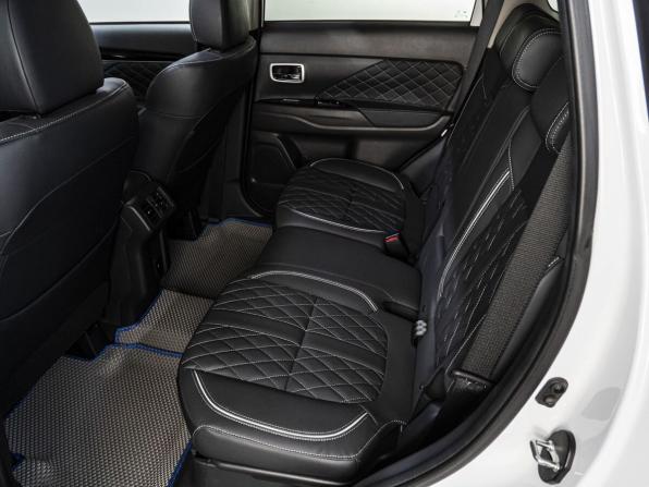 Mitsubishi Outlander III Рестайлинг 3 с пробегом 2022 года, цена 3 217 000 рублей, 14425 км, внедорожник, Автокод Объявления