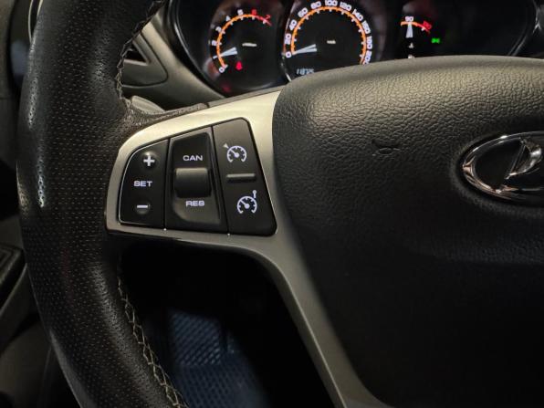 Lada (ВАЗ) Vesta I с пробегом 2021 года, цена 999 000 рублей, 113800 км, седан, Автокод Объявления