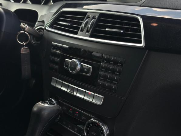 Mercedes-Benz C-Класс III (W204) Рестайлинг с пробегом 2012 года, цена 1 134 000 рублей, 232963 км, седан, Автокод Объявления