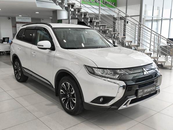 Mitsubishi Outlander III Рестайлинг 3 с пробегом 2022 года, цена 3 200 000 рублей, 48172 км, внедорожник, Автокод Объявления