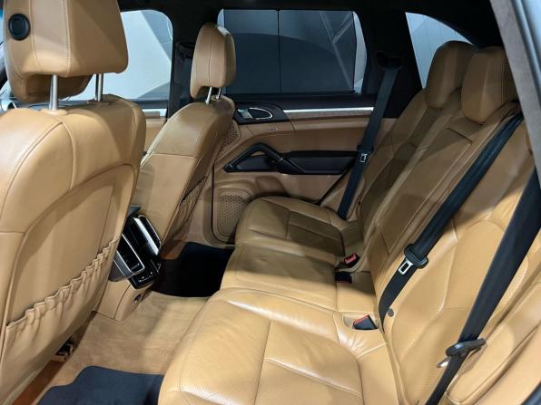 Porsche Cayenne II (958) с пробегом 2011 года, цена 2 379 000 рублей, 239700 км, внедорожник, Автокод Объявления