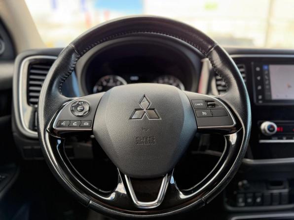 Mitsubishi Outlander III Рестайлинг 3 с пробегом 2021 года, цена 2 300 000 рублей, 165000 км, внедорожник, Автокод Объявления