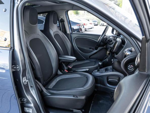 Smart Forfour II с пробегом 2017 года, цена 1 686 000 рублей, 117995 км, хэтчбек, Автокод Объявления