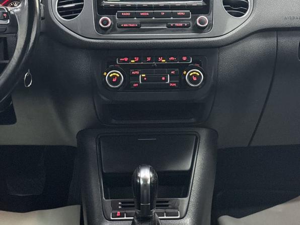 Volkswagen Tiguan I Рестайлинг с пробегом 2011 года, цена 1 265 000 рублей, 243253 км, внедорожник, Автокод Объявления