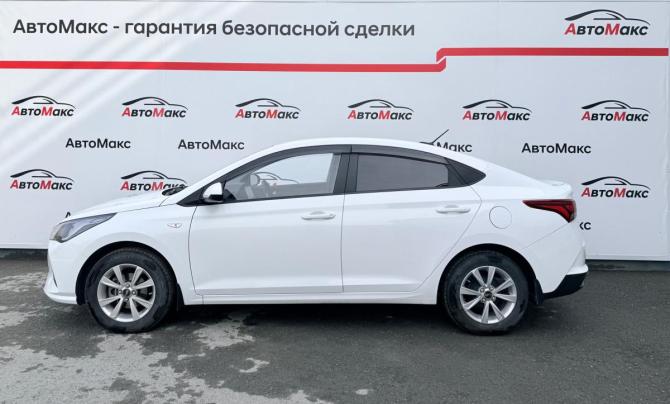 Hyundai Solaris II Рестайлинг с пробегом 2022 года, цена 1 680 000 рублей, 38450 км, седан, Автокод Объявления