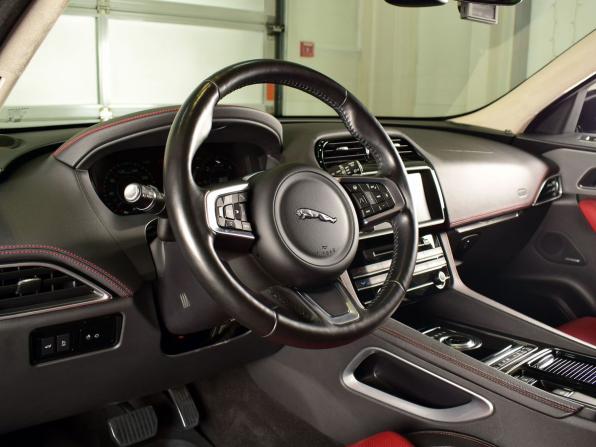 Jaguar F-Pace I с пробегом 2019 года, цена 3 799 995 рублей, 88007 км, внедорожник, Автокод Объявления