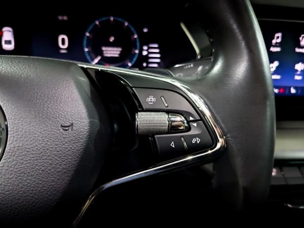 Skoda Octavia IV (A8) с пробегом 2020 года, цена 2 095 000 рублей, 102374 км, лифтбек, Автокод Объявления