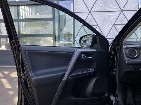 Toyota RAV4 IV (XA40) Рестайлинг с пробегом 2018 года, цена 2 499 000 рублей, 101415 км, внедорожник, Автокод Объявления