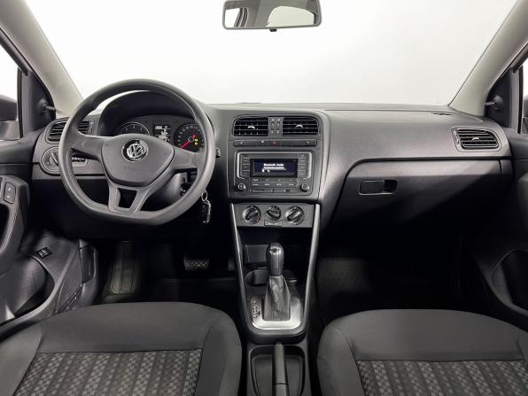 Volkswagen Polo V Рестайлинг с пробегом 2018 года, цена 1 350 000 рублей, 65304 км, седан, Автокод Объявления
