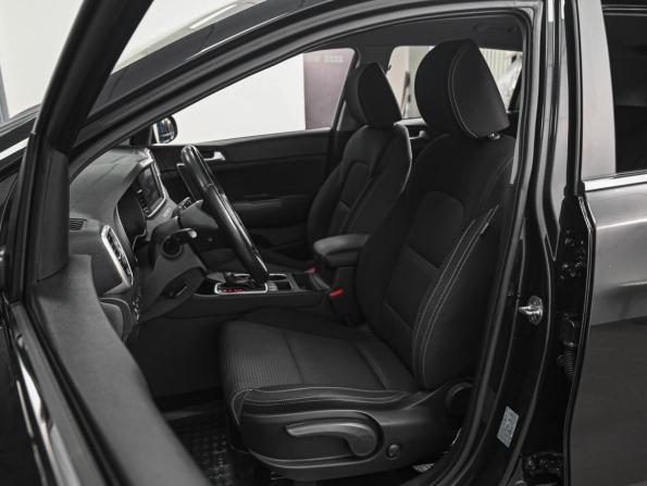Kia Sportage IV Рестайлинг с пробегом 2021 года, цена 2 599 000 рублей, 57553 км, внедорожник, Автокод Объявления