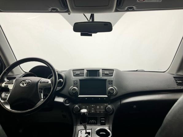 Toyota Highlander II (XU40) Рестайлинг с пробегом 2012 года, цена 2 099 000 рублей, 154469 км, внедорожник, Автокод Объявления