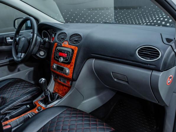 Ford Focus II Рестайлинг с пробегом 2010 года, цена 380 000 рублей, 245125 км, седан, Автокод Объявления
