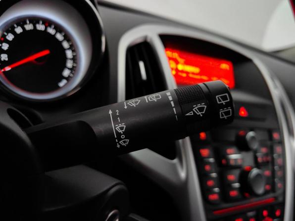 Opel Astra J Рестайлинг с пробегом 2012 года, цена 649 000 рублей, 165000 км, хэтчбек, Автокод Объявления