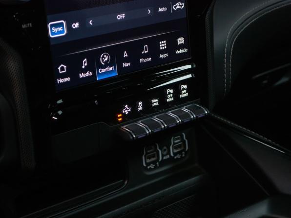 Ram 1500 V с пробегом 2022 года, цена 8 699 000 рублей, 8186 км, offers.body_type.unknown, Автокод Объявления
