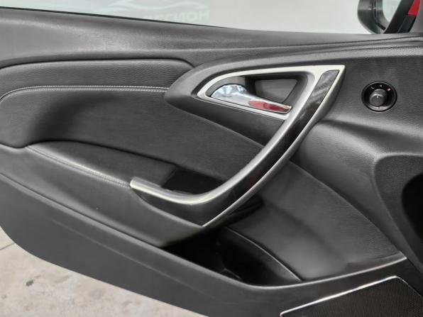 Opel Astra J Рестайлинг с пробегом 2012 года, цена 830 000 рублей, 278059 км, хэтчбек, Автокод Объявления