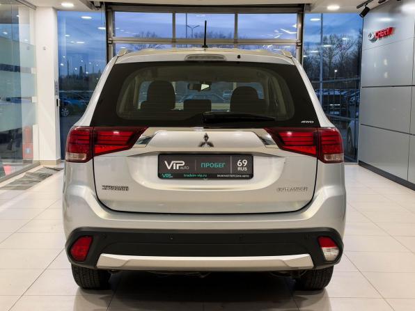 Mitsubishi Outlander III Рестайлинг с пробегом 2015 года, цена 2 000 000 рублей, 61606 км, внедорожник, Автокод Объявления