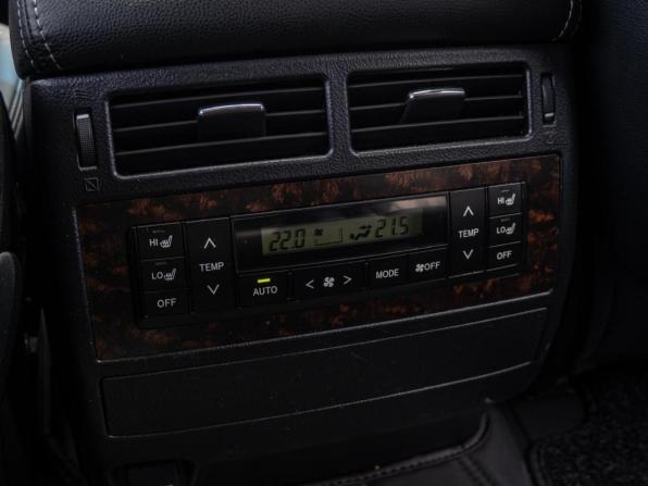 Toyota Land Cruiser 200 Series Рестайлинг 1 с пробегом 2013 года, цена 3 620 000 рублей, 293098 км, внедорожник, Автокод Объявления
