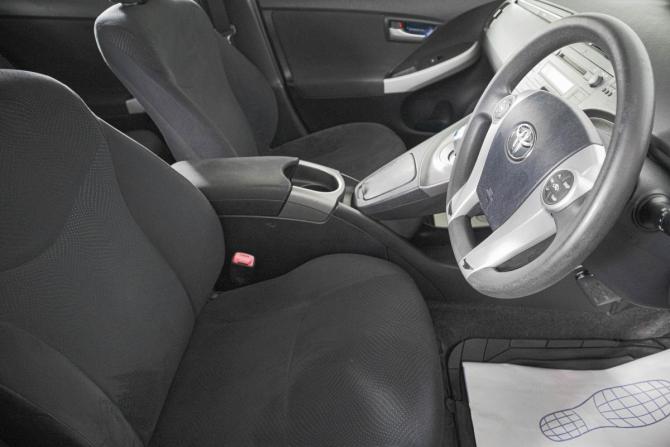 Toyota Prius III Рестайлинг (XW30) с пробегом 2012 года, цена 1 049 000 рублей, 187000 км, лифтбек, Автокод Объявления