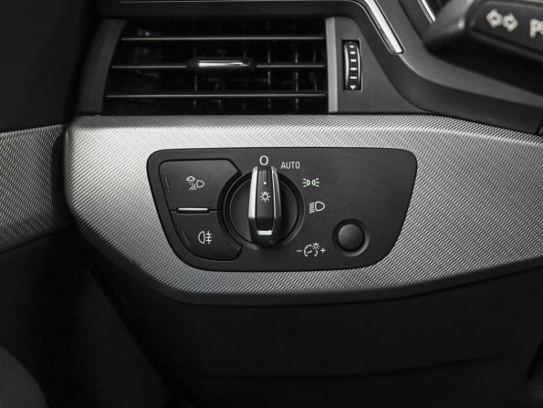 Audi A4 V (B9) Рестайлинг с пробегом 2020 года, цена 3 129 000 рублей, 42121 км, седан, Автокод Объявления