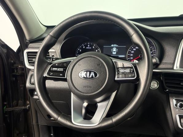 Kia Optima IV Рестайлинг с пробегом 2018 года, цена 1 965 000 рублей, 122007 км, седан, Автокод Объявления