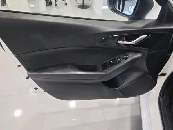 Mazda 3 III (BM) с пробегом 2014 года, цена 1 295 000 рублей, 179000 км, седан, Автокод Объявления