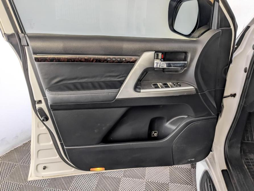 Toyota Land Cruiser 200 Series Рестайлинг 1 Москва  - изображение 19