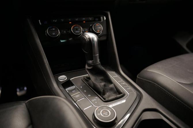 Volkswagen Tiguan II с пробегом 2018 года, цена 2 750 000 рублей, 164585 км, внедорожник, Автокод Объявления