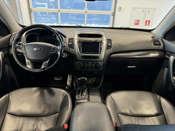 Kia Sorento II Рестайлинг с пробегом 2017 года, цена 1 739 000 рублей, 273542 км, внедорожник, Автокод Объявления