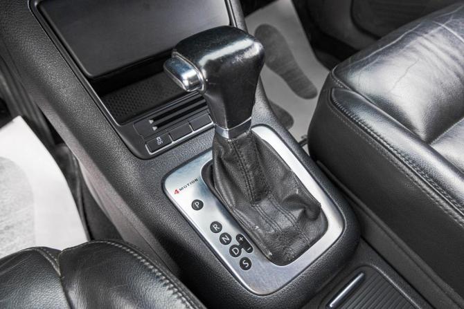 Volkswagen Tiguan I с пробегом 2010 года, цена 1 199 000 рублей, 298000 км, внедорожник, Автокод Объявления
