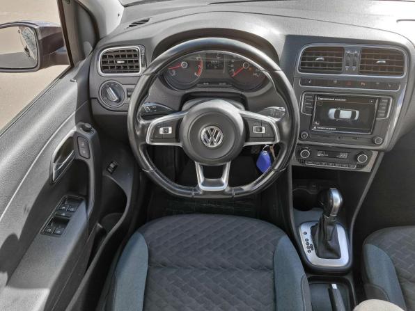 Volkswagen Polo V Рестайлинг с пробегом 2019 года, цена 1 275 000 рублей, 109282 км, седан, Автокод Объявления
