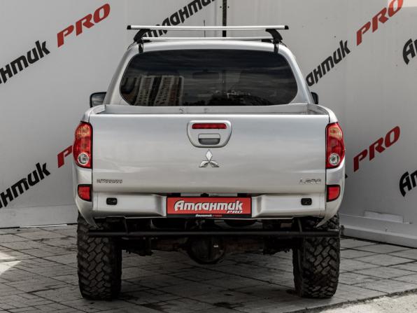 Mitsubishi L200 IV с пробегом 2010 года, цена 1 240 000 рублей, 212773 км, пикап, Автокод Объявления
