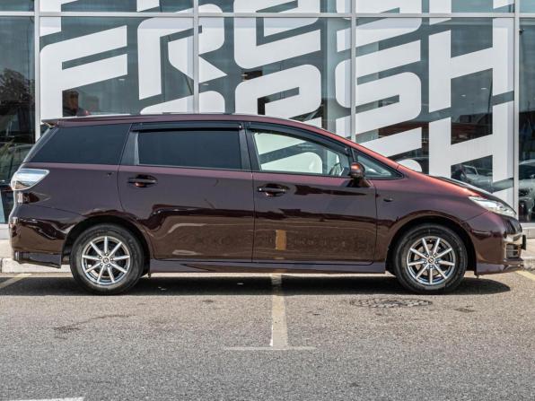 Toyota Wish II Рестайлинг с пробегом 2013 года, цена 1 465 000 рублей, 175639 км, минивэн, Автокод Объявления