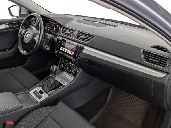 Skoda Superb III Рестайлинг с пробегом 2021 года, цена 2 440 000 рублей, 133030 км, лифтбек, Автокод Объявления