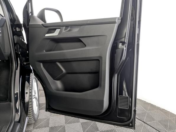 Volkswagen Multivan T6 Рестайлинг с пробегом 2021 года, цена 6 250 000 рублей, 68484 км, минивэн, Автокод Объявления