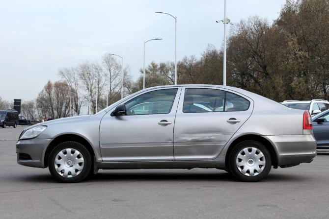 Skoda Octavia II (A5) Рестайлинг с пробегом 2011 года, цена 438 000 рублей, 289460 км, лифтбек, Автокод Объявления