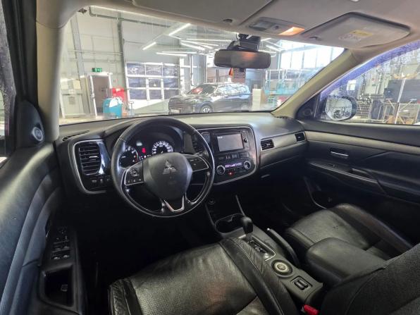 Mitsubishi Outlander III Рестайлинг 2 с пробегом 2015 года, цена 1 398 000 рублей, 238094 км, внедорожник, Автокод Объявления