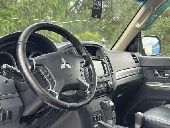 Mitsubishi Pajero IV Рестайлинг 1 с пробегом 2012 года, цена 1 830 000 рублей, 323295 км, внедорожник, Автокод Объявления