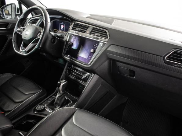 Volkswagen Tiguan II Рестайлинг с пробегом 2021 года, цена 3 460 000 рублей, 44000 км, внедорожник, Автокод Объявления