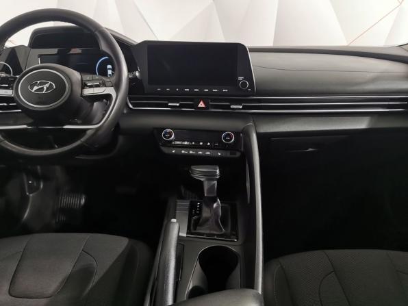 Hyundai Elantra VII (CN7) с пробегом 2023 года, цена 1 699 150 рублей, 52391 км, седан, Автокод Объявления