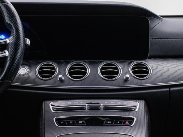 Mercedes-Benz E-Класс V (W213 S213 C238) Рестайлинг с пробегом 2021 года, цена 4 396 000 рублей, 98469 км, седан, Автокод Объявления