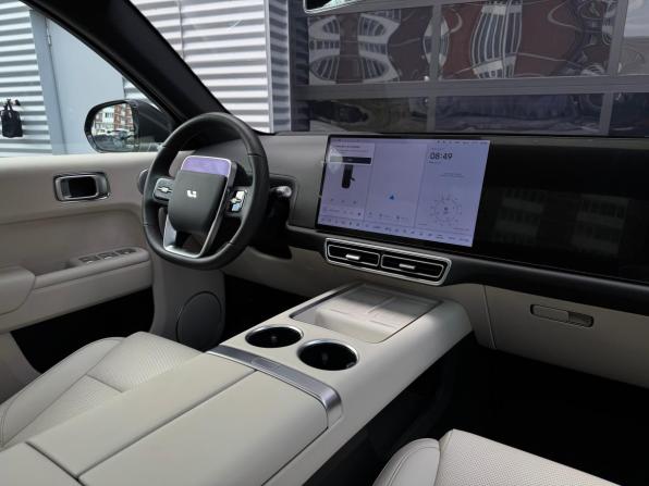 Li Auto (Lixiang) L7 I с пробегом 2024 года, цена 7 290 000 рублей, 1642 км, внедорожник, Автокод Объявления