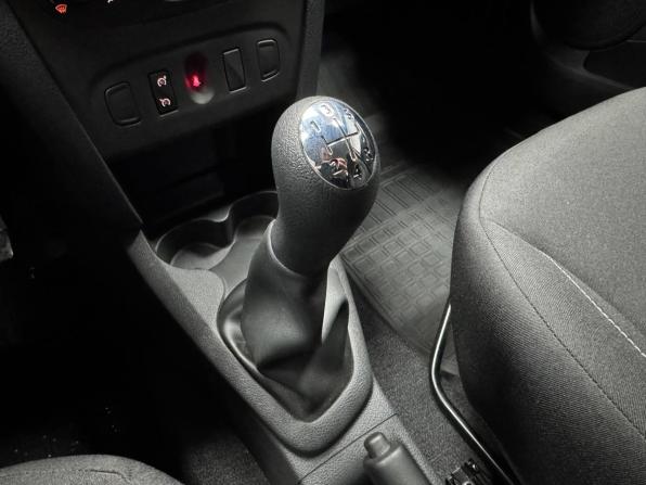 Renault Sandero II с пробегом 2015 года, цена 1 395 000 рублей, 4812 км, хэтчбек, Автокод Объявления