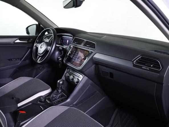Volkswagen Tiguan II с пробегом 2019 года, цена 3 064 000 рублей, 46603 км, внедорожник, Автокод Объявления