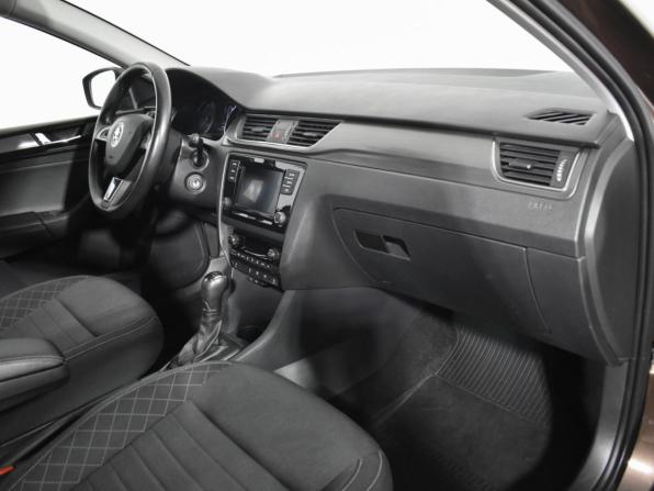 Skoda Rapid I Рестайлинг с пробегом 2017 года, цена 1 398 790 рублей, 99795 км, лифтбек, Автокод Объявления