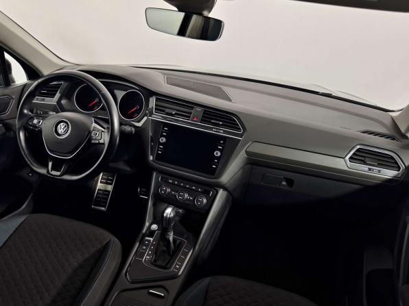 Volkswagen Tiguan II с пробегом 2020 года, цена 2 659 000 рублей, 62264 км, внедорожник, Автокод Объявления