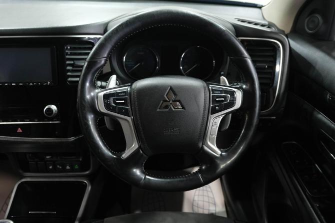 Mitsubishi Outlander III Рестайлинг 3 с пробегом 2020 года, цена 3 099 000 рублей, 168000 км, внедорожник, Автокод Объявления