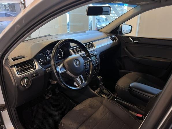 Skoda Rapid I с пробегом 2014 года, цена 950 000 рублей, 165504 км, лифтбек, Автокод Объявления