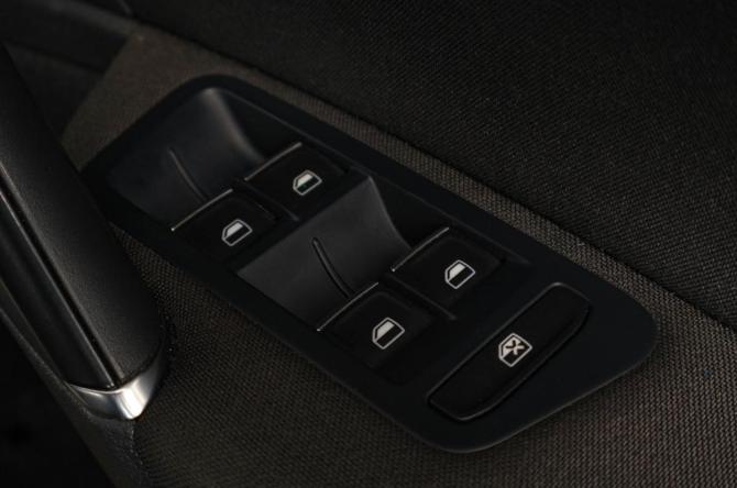 Volkswagen Golf VII с пробегом 2014 года, цена 1 159 000 рублей, 150000 км, универсал, Автокод Объявления